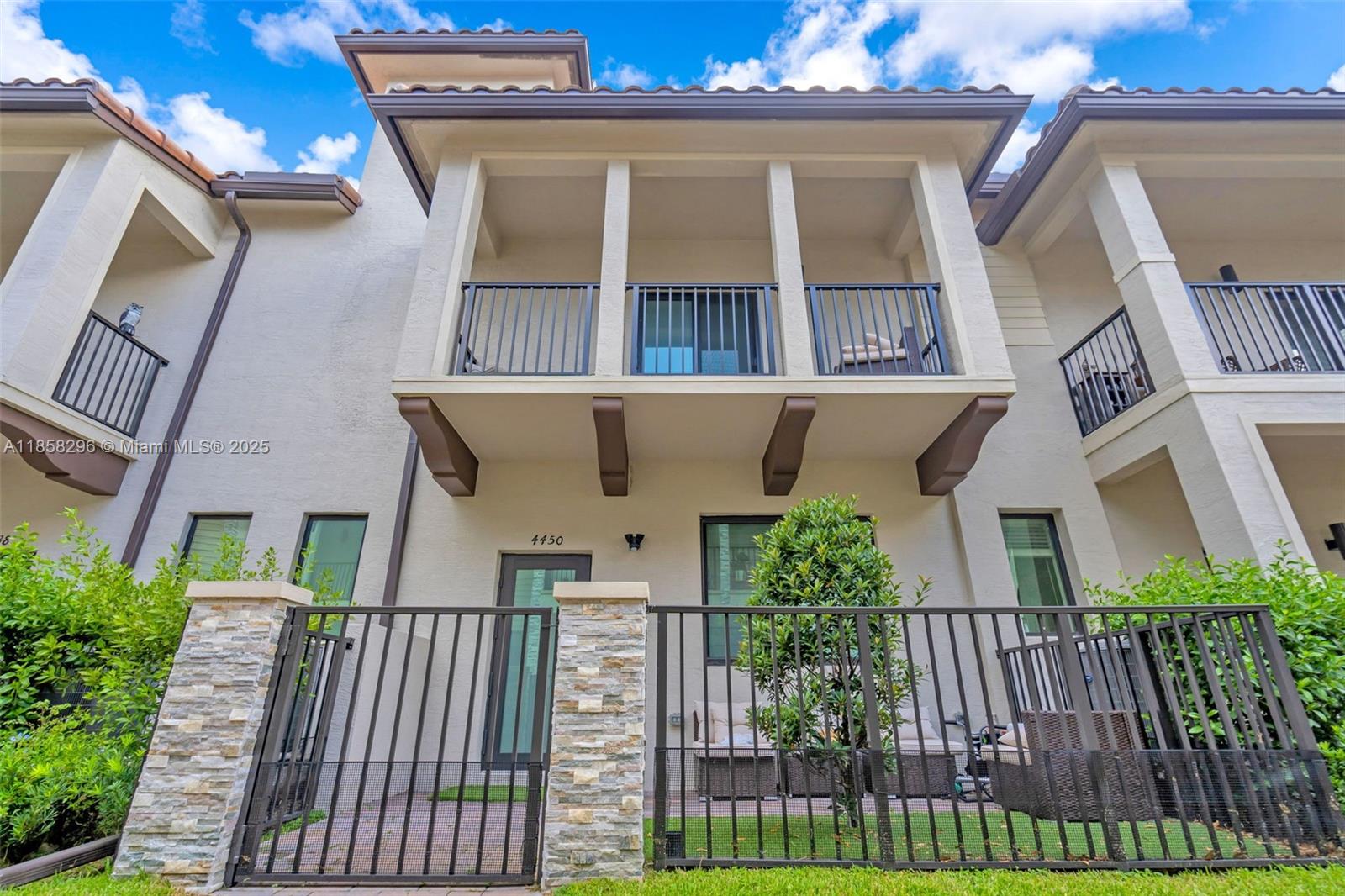 83dcefb7-7435 4450 NW 83rd Pkwy, Doral FL 33166 — #A11858296