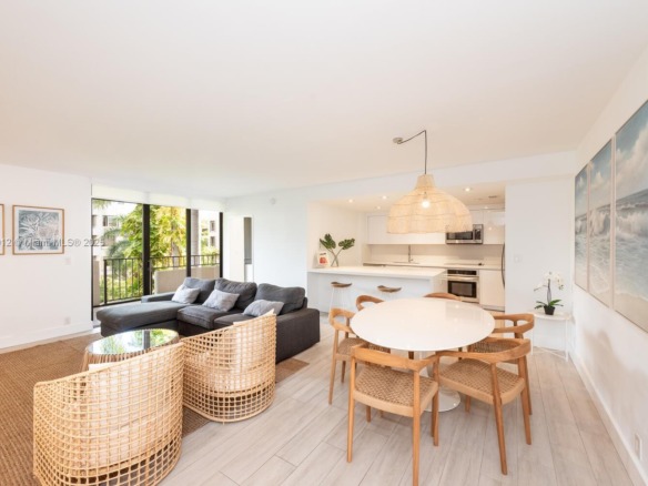181 Crandon Blvd # 306, Key Biscayne FL 33149 — #A11859012