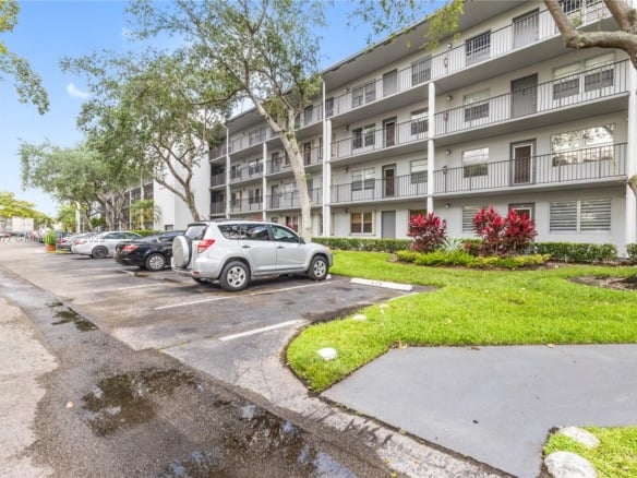 251 SW 132 way # 114H, Pembroke Pines FL 33027 — #A11860077