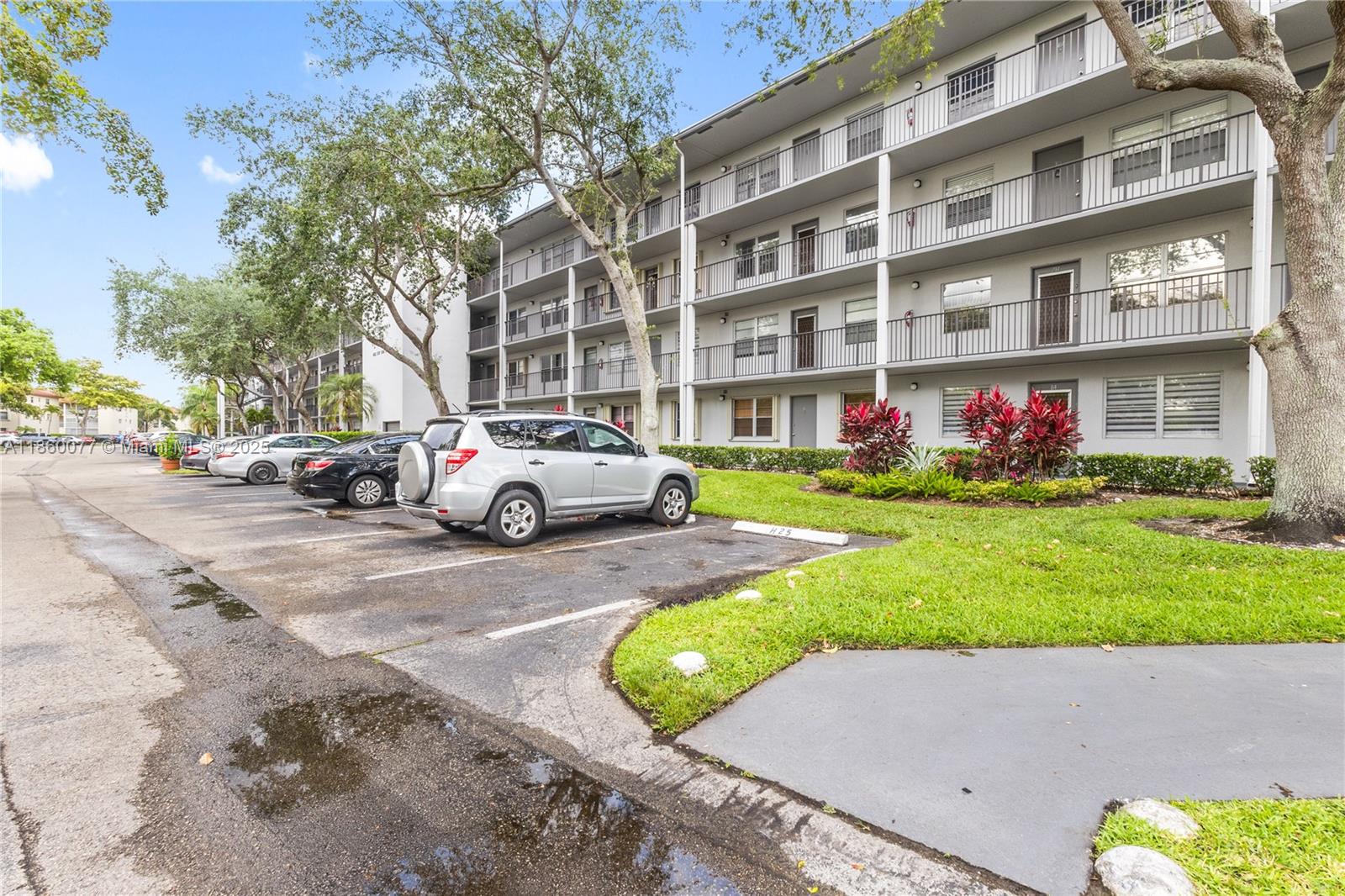 251 SW 132 way # 114H, Pembroke Pines FL 33027 — #A11860077