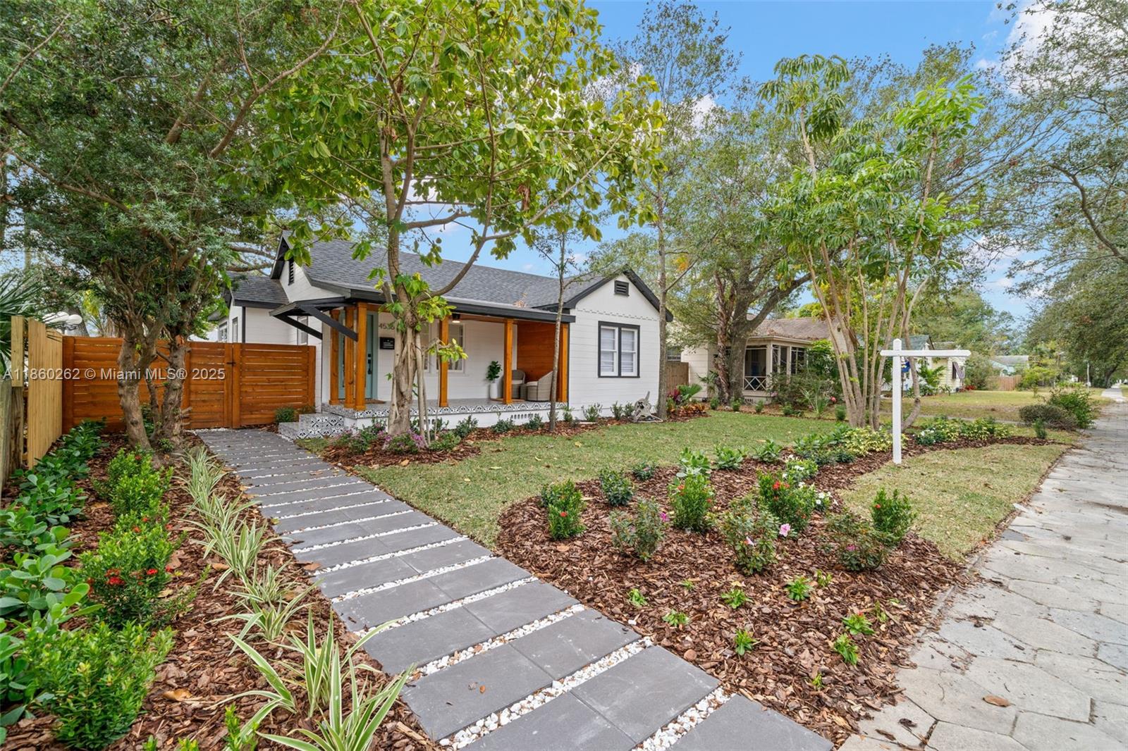83dcefb7-7526 4536 1ST AVENUE N, St Petersburg FL 33713 — #A11860262