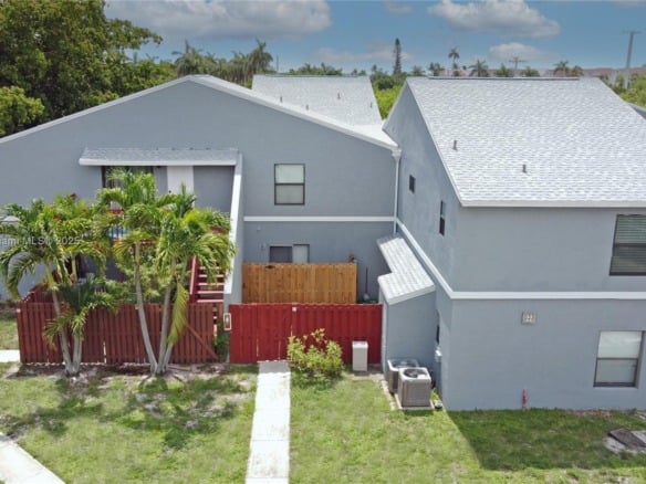 22 Crossings Cir, Boynton Beach FL 33435 — #A11861534