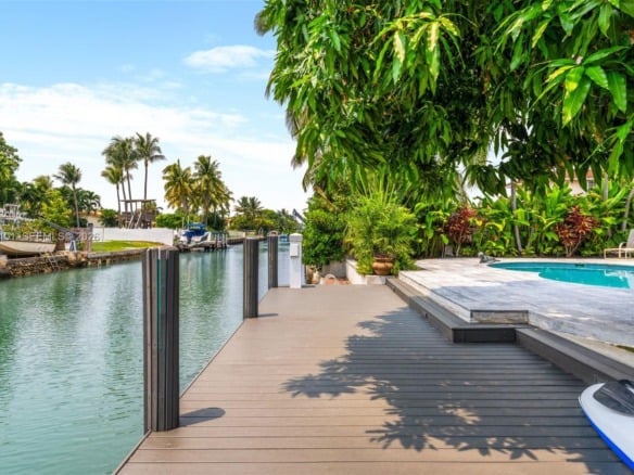 1410 Cleveland Rd, Miami Beach FL 33141 — #A11863101