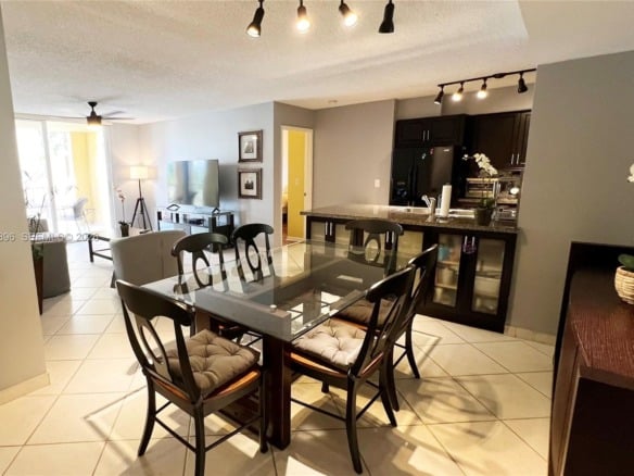 19555 E Country Club Dr # 8305, Aventura FL 33180 — #A11863896
