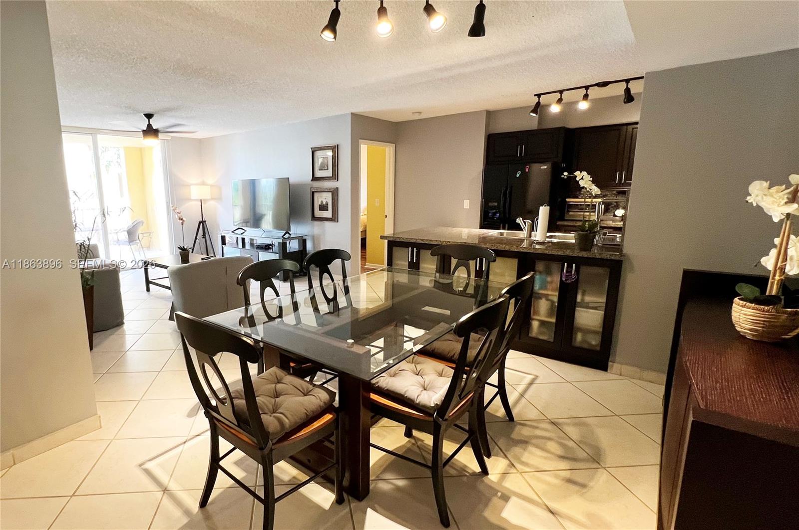 83dcefb7-7680 19555 E Country Club Dr # 8305, Aventura FL 33180 — #A11863896