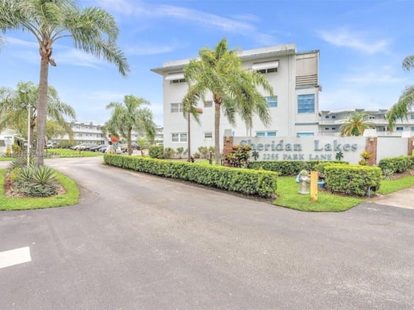 2300 Park Ln # 105, Hollywood FL 33021 — #A11864469