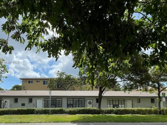 1346 NW 6th St, Miami FL 33125 — #A11864674