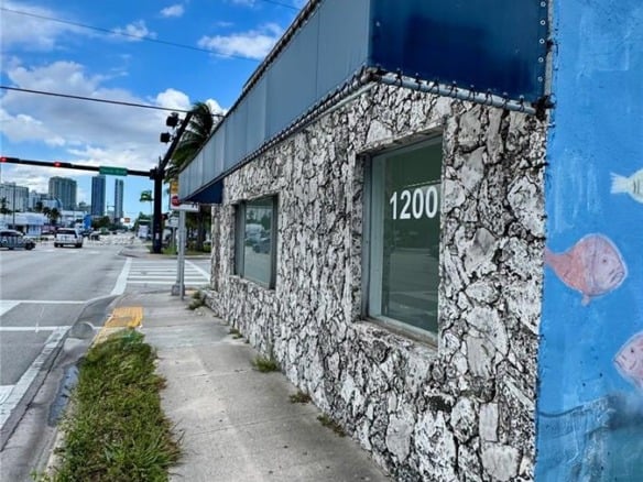 1200 S Federal Hwy, Fort Lauderdale FL 33316 — #A11865042