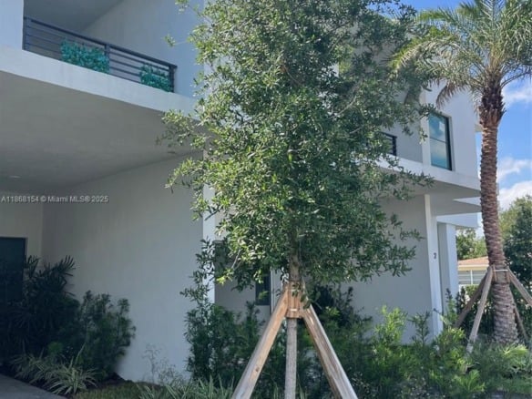 2526 Pierce Street # 12, Hollywood FL 33020 — #A11868154