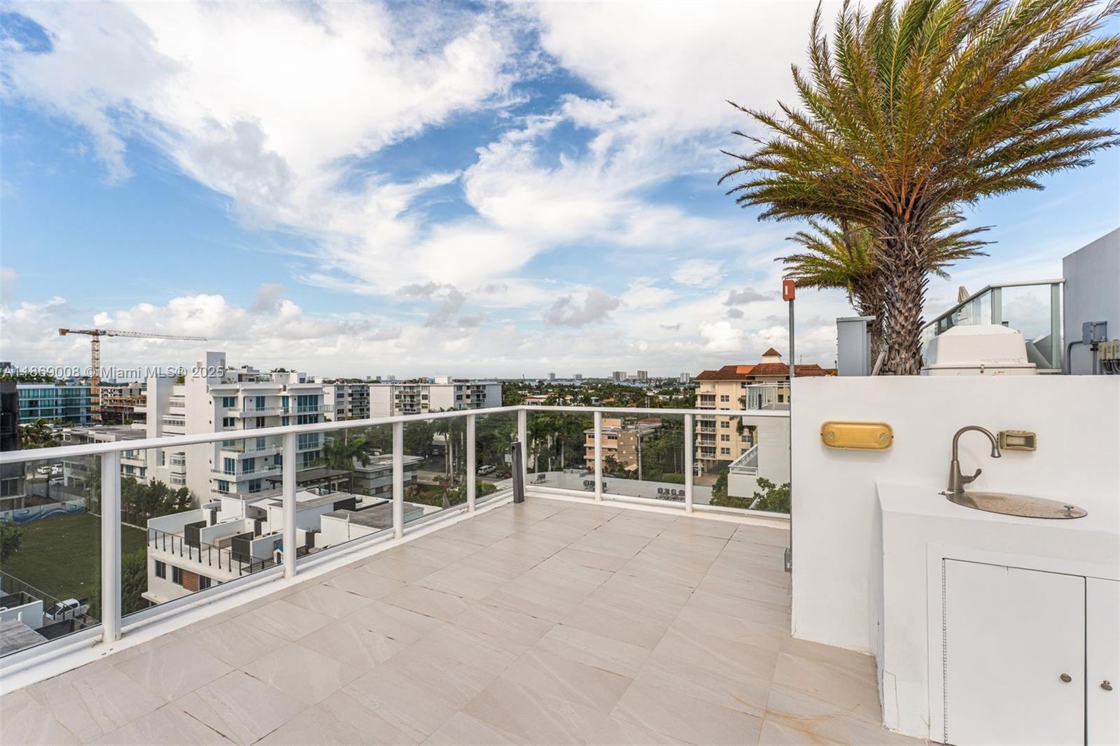 83dcefb7-7890 1150 102nd St # 703, Bay Harbor Islands FL 33154 — #A11869008