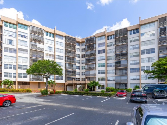 1000 Saint Charles Pl # 319, Pembroke Pines FL 33026 — #A11869273