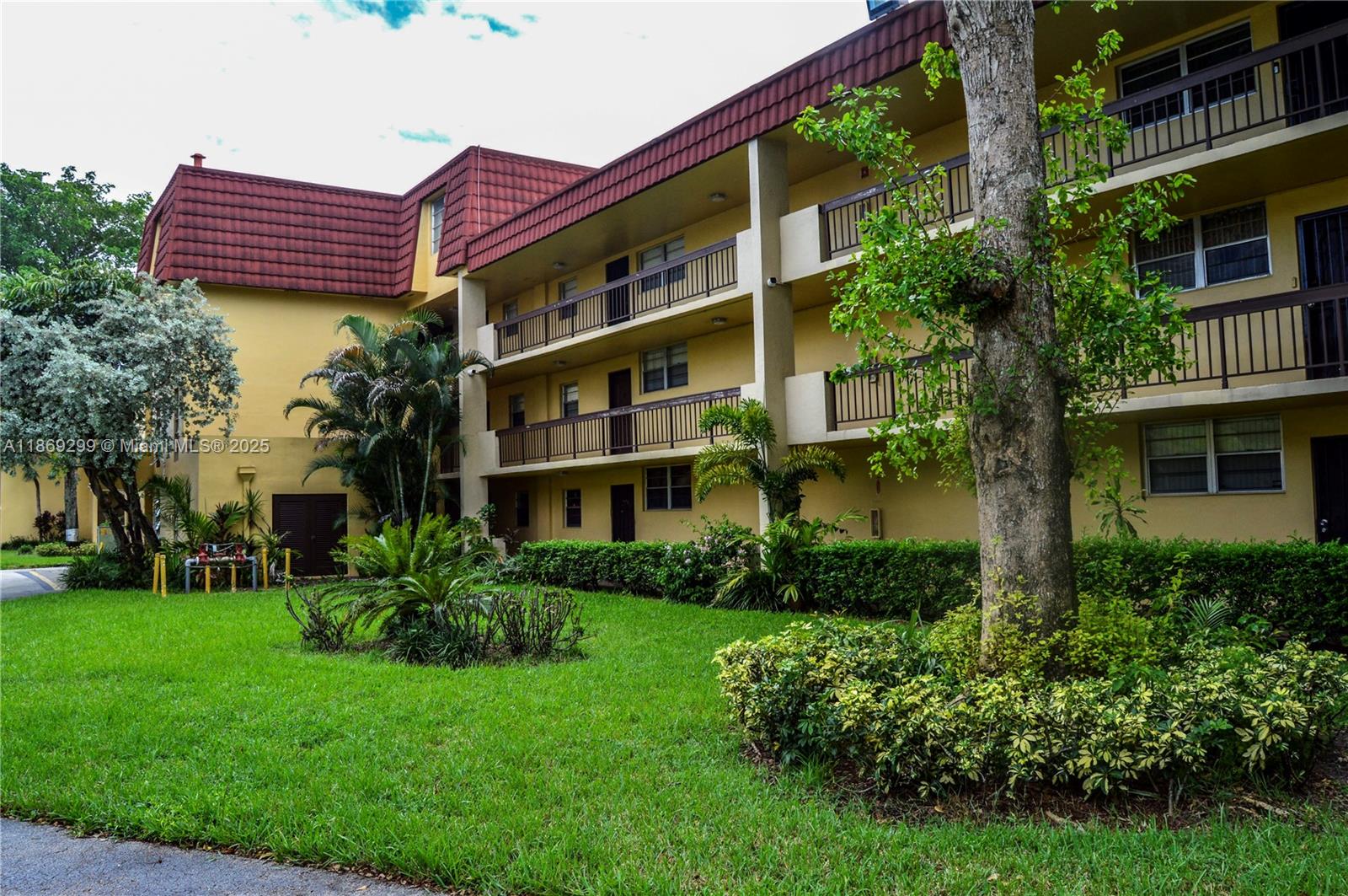 83dcefb7-7908 3490 Foxcroft Rd # B212, Miramar FL 33025 — #A11869299