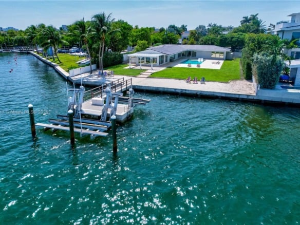 200 Harbor Dr, Key Biscayne FL 33149 — #A11869417