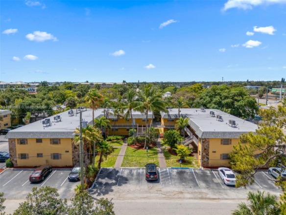 200 Croton Ave # 111, Lantana FL 33462 — #A11870153