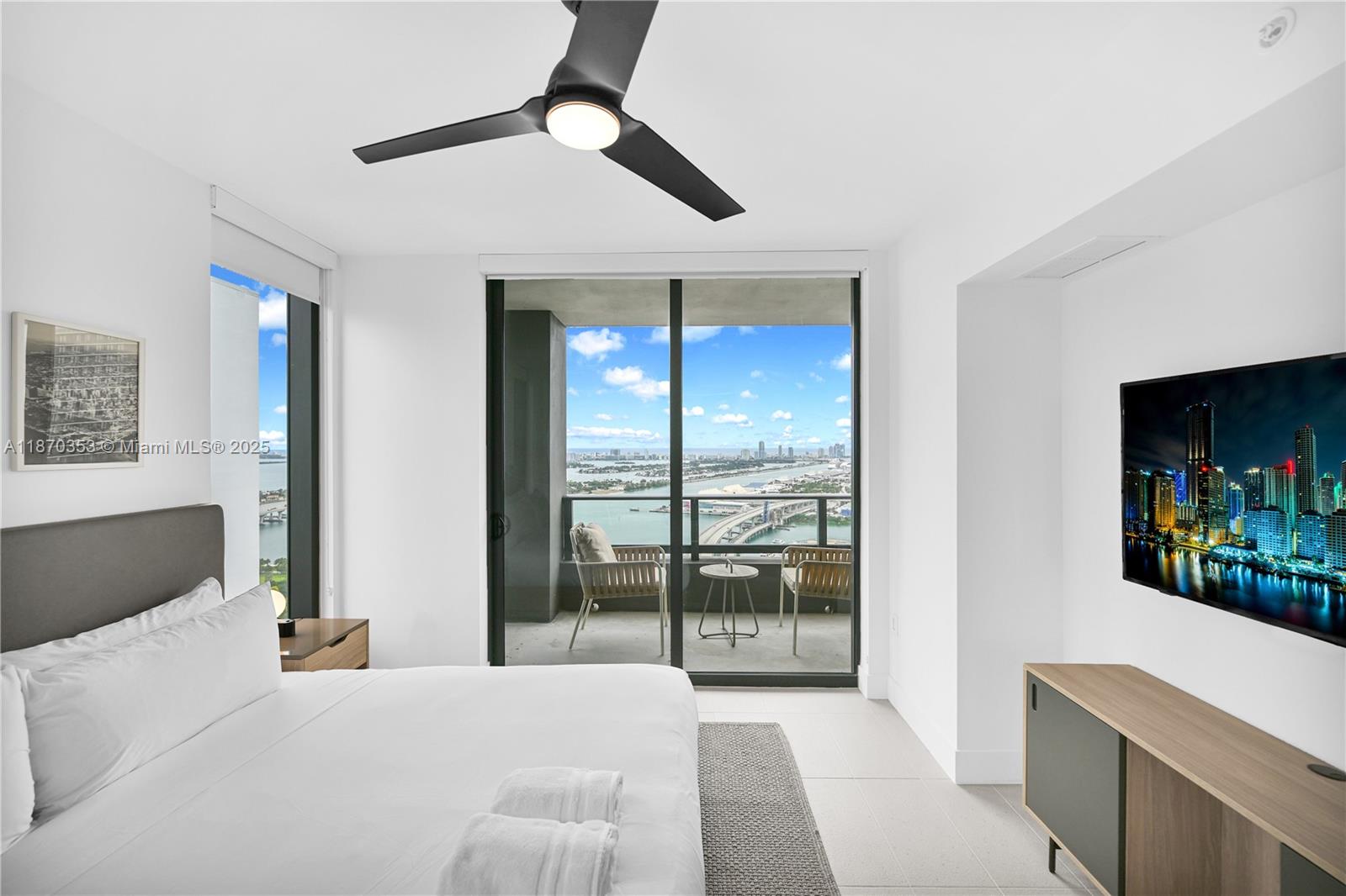 83dcefb7-7958 159 NE 6th St # 4015, Miami FL 33132 — #A11870353