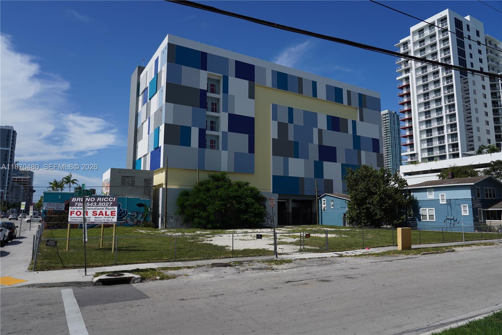 83dcefb7-7967 215 NE 25 STREET, Miami FL 33137 — #A11870480