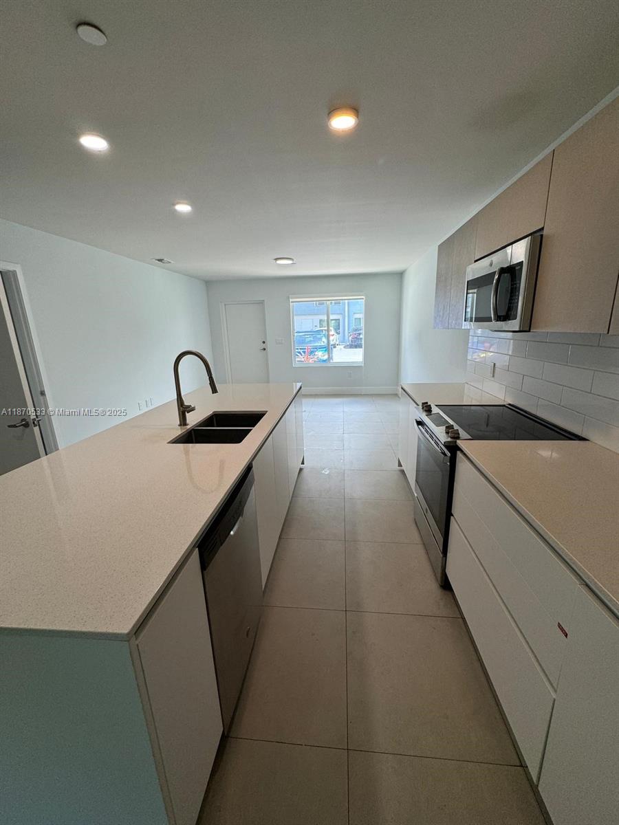 2555 NE 193rd St # 2106, Miami FL 33180 — #A11870533