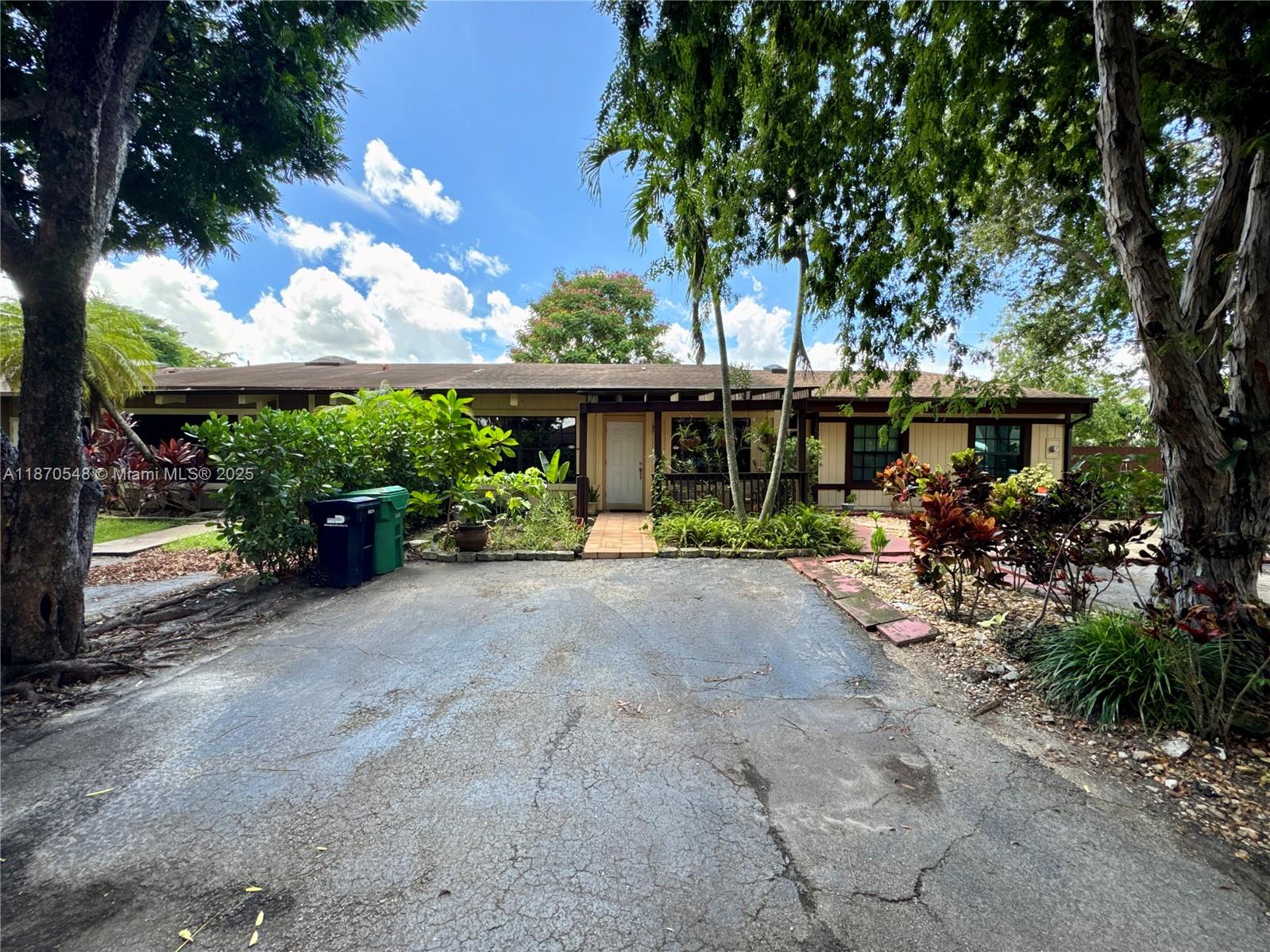 83dcefb7-7978 13527 SW 101st Ln, Miami FL 33186 — #A11870548