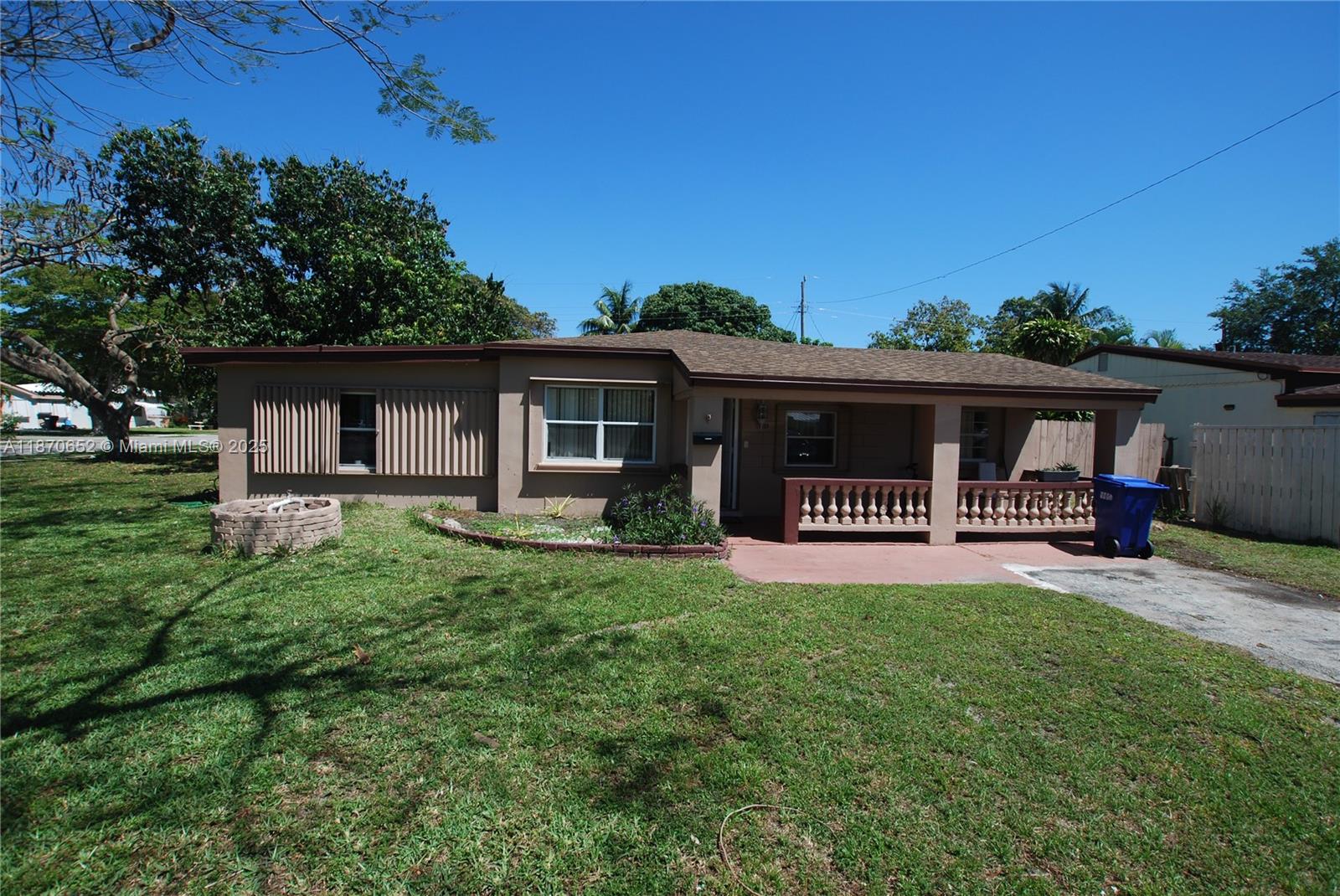 83dcefb7-7984 1801 NE 176th St, North Miami Beach FL 33162 — #A11870652