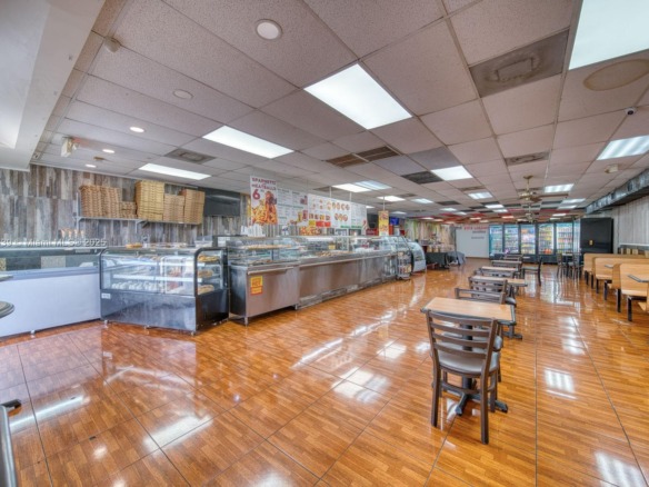 Turn-Key Restaurant For Sale High Traffic Hialeah Plaza, Hialeah FL 33010 — #A11871439