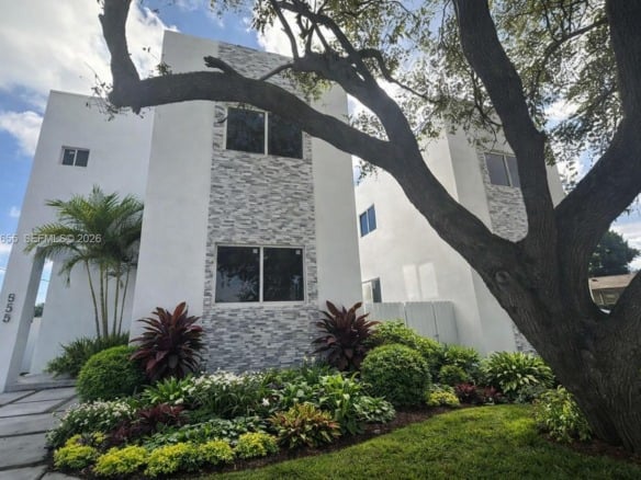 538 NW 17th Ave, Fort Lauderdale FL 33311 — #A11871655