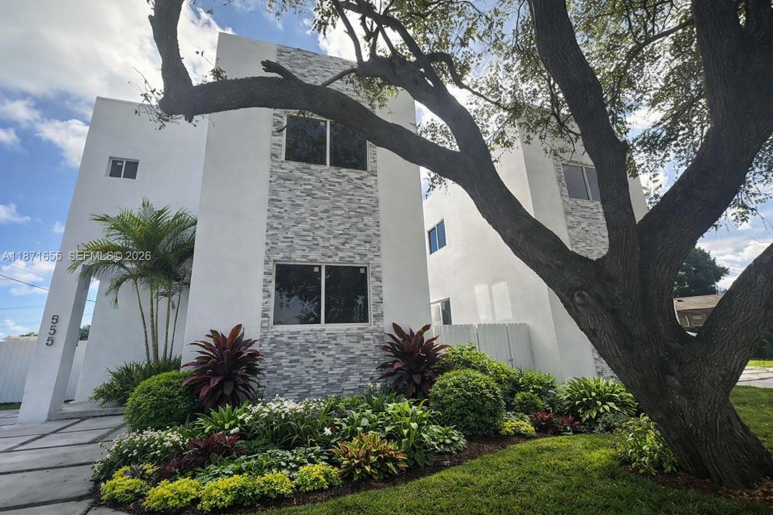 83dcefb7-8041 538 NW 17th Ave, Fort Lauderdale FL 33311 — #A11871655
