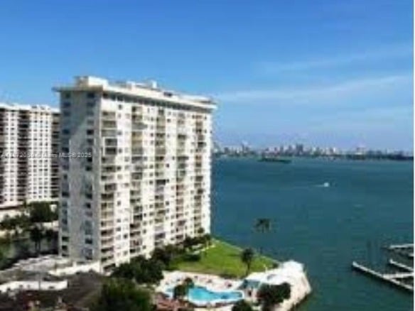 11111 Biscayne Blvd # 4D, Miami FL 33181 — #A11872059