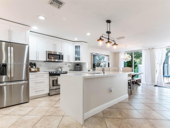 5224 NW 103rd Ave, Doral FL 33178 — #A11850645