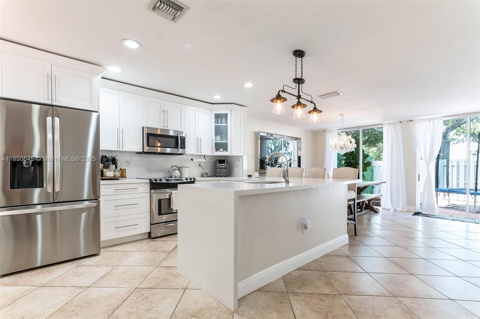 83dcefb7-806 5224 NW 103rd Ave, Doral FL 33178 — #A11850645