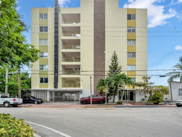 8001 Crespi Blvd # 4B, Miami Beach FL 33141 — #A11872145