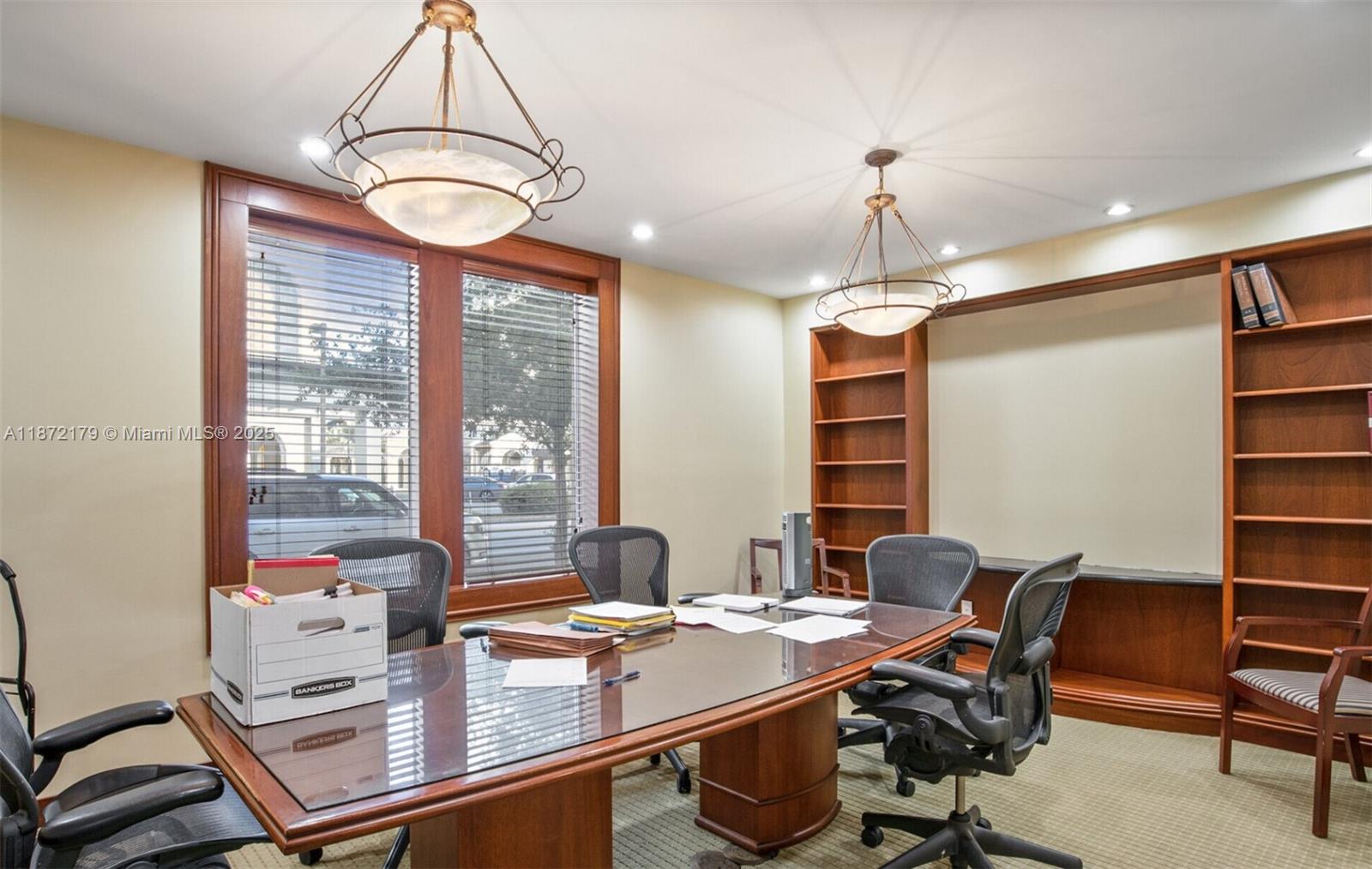 83dcefb7-8065 4551 Ponce De Leon Blvd, Coral Gables FL 33146 — #A11872179
