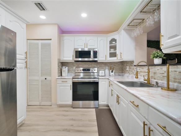 951 NW 148th St, Miami FL 33168 — #A11872278