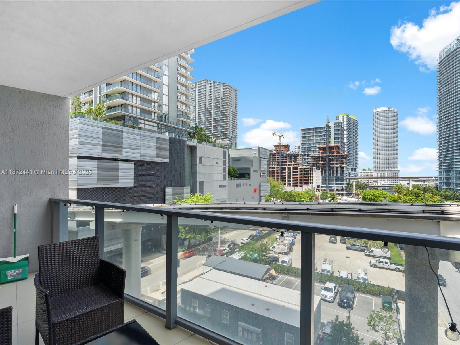 83dcefb7-8077 31 SE 6th St # 802, Miami FL 33131 — #A11872441