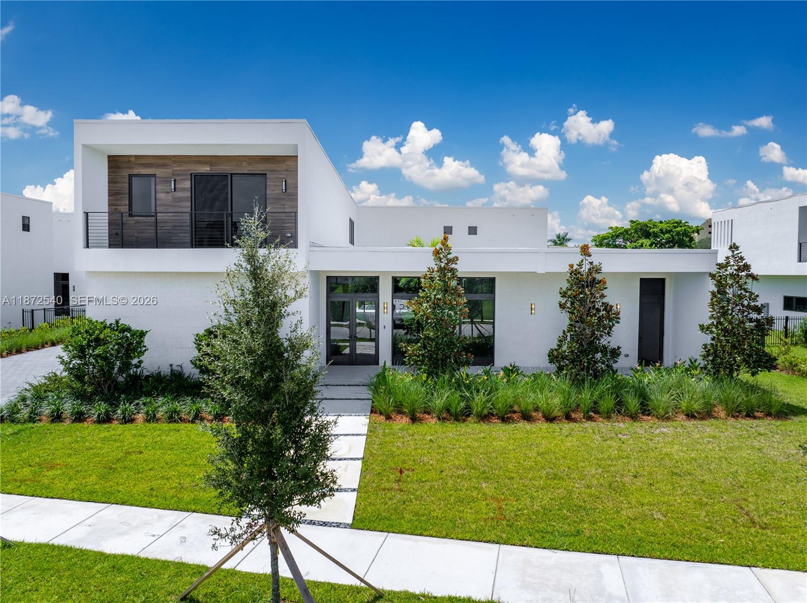 16740 N Botaniko Dr N, Weston FL 33326 — #A11872540