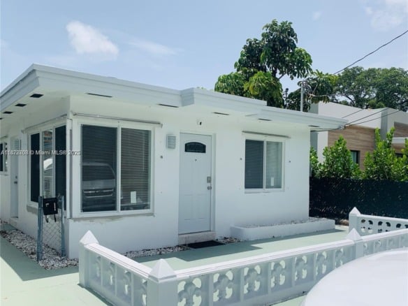 116 SE 9th Ct, Hallandale Beach FL 33009 — #A11872708