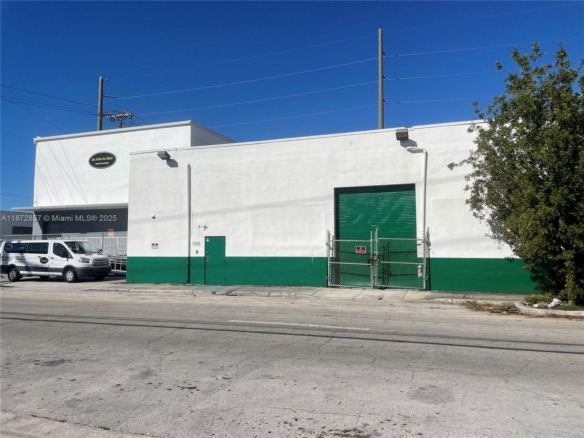 1395 NW 22nd St, Miami FL 33142 — #A11872857