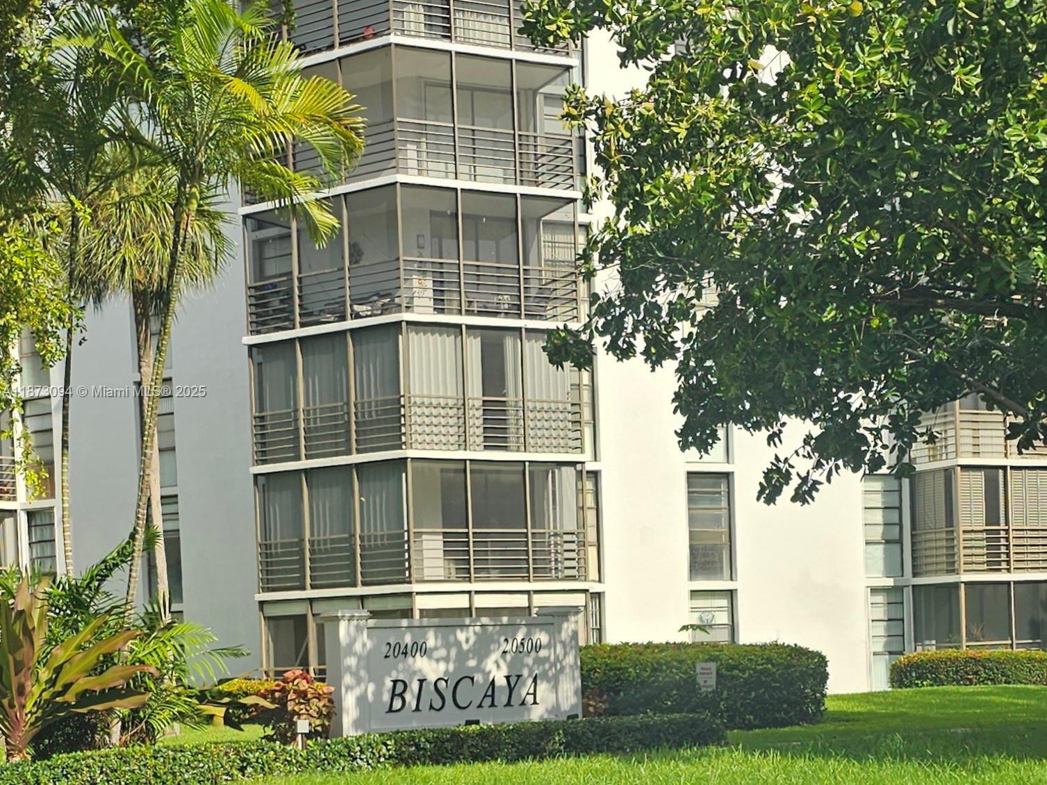 83dcefb7-8113 20400 W Country Club Dr # 315, Aventura FL 33180 — #A11873094