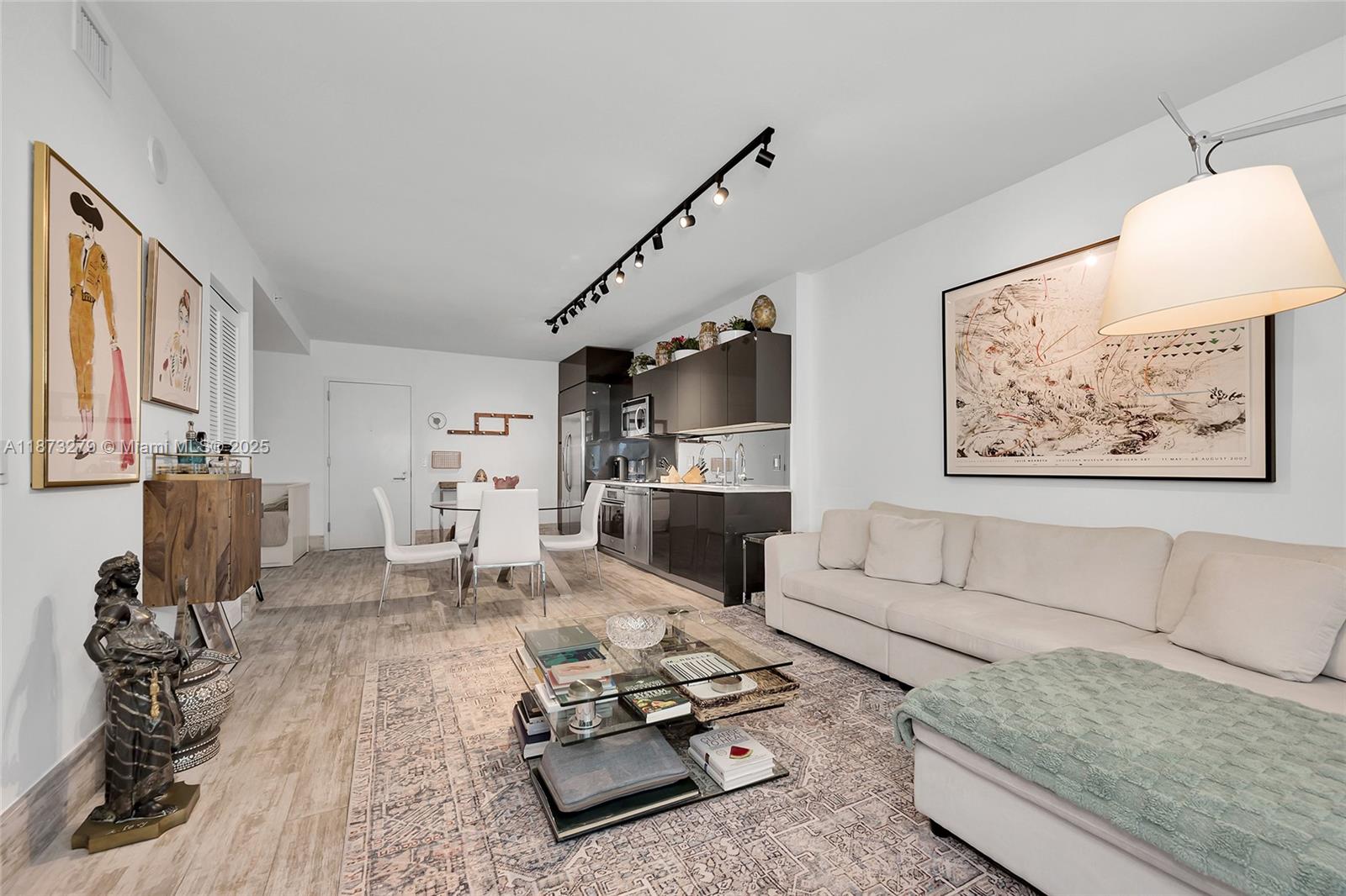 83dcefb7-8122 31 SE 6th St # 304, Miami FL 33131 — #A11873279