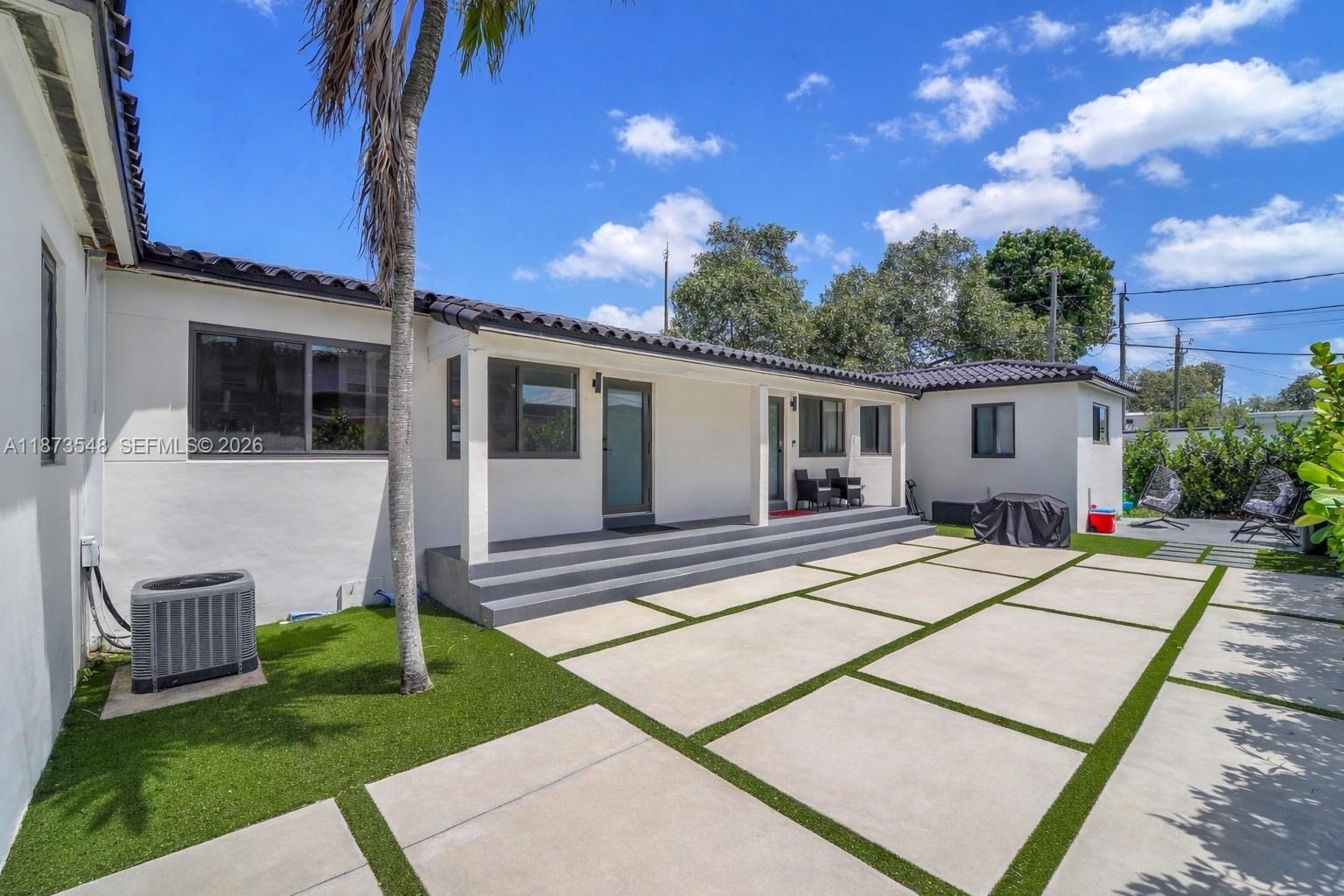 83dcefb7-8137 621 SW 33RD AVENUE, Miami FL 33135 — #A11873548