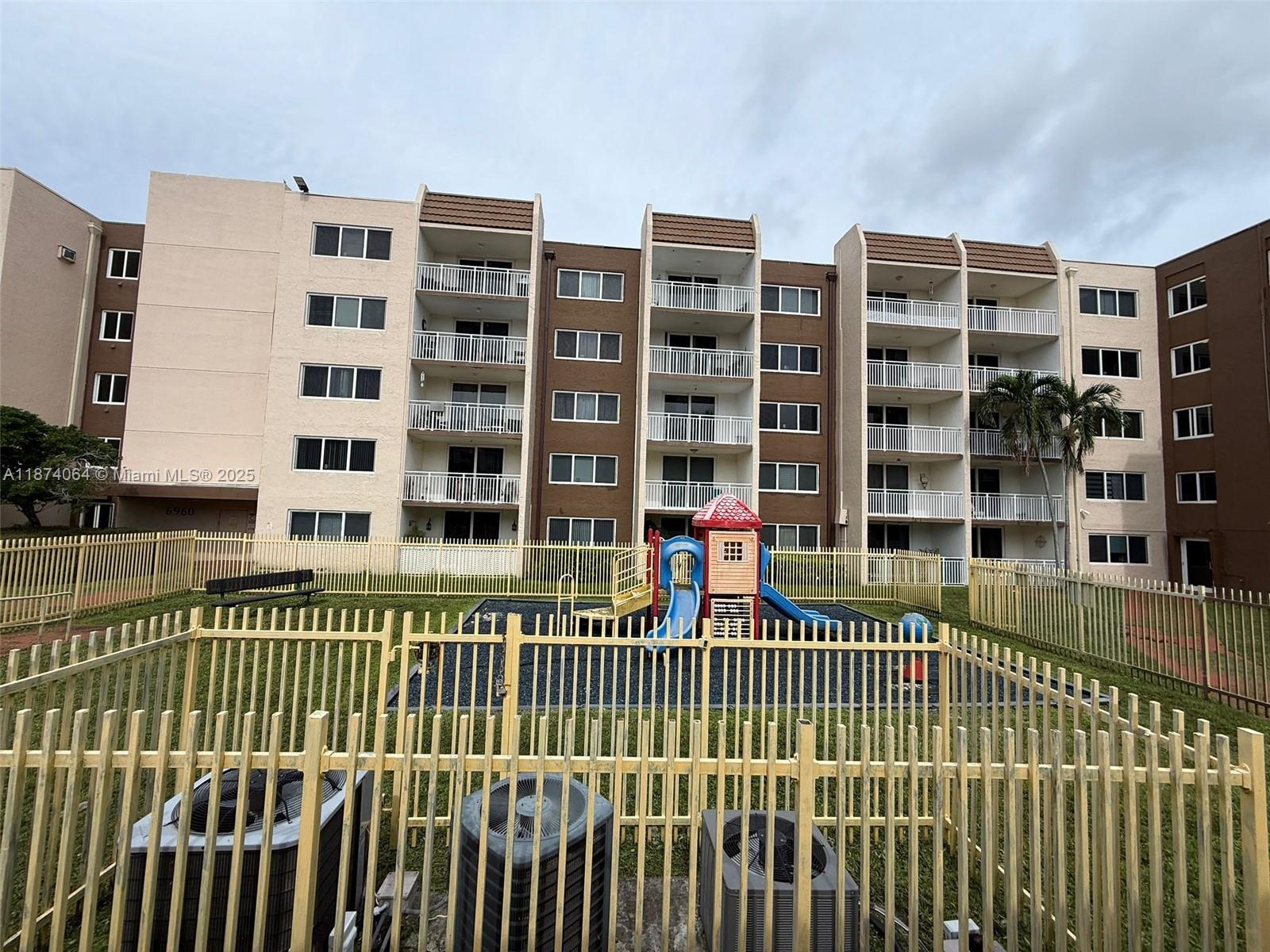 83dcefb7-8152 6940 Miami Gardens Dr # 122, Hialeah FL 33015 — #A11874064