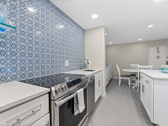 812 Sky Pine Way # C2, Green Acres FL 33415 — #A11874152