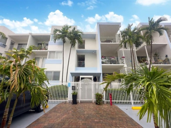 641 Espanola Way # 3, Miami Beach FL 33139 — #A11874209
