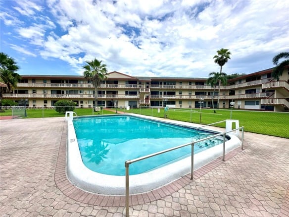 5300 Washington St # A139, Hollywood FL 33021 — #A11875202