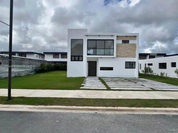 Listing #A11875243