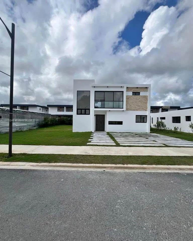 Listing #A11875243