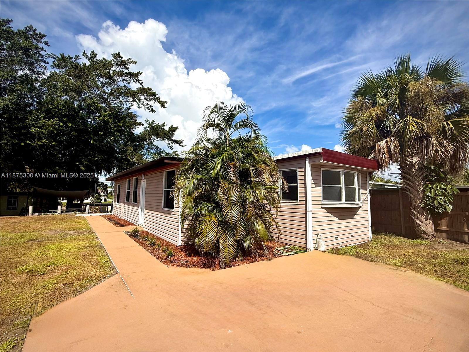 83dcefb7-8217 3603 SE 35th Ave, Other City – In The State Of Florida FL 34974 — #A11875300