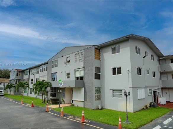 120 Royal Palm Rd # 315, Hialeah Gardens FL 33016 — #A11876094