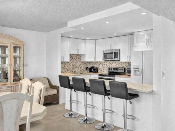 20401 NE 30th Ave # 8, Aventura FL 33180 — #A11876910