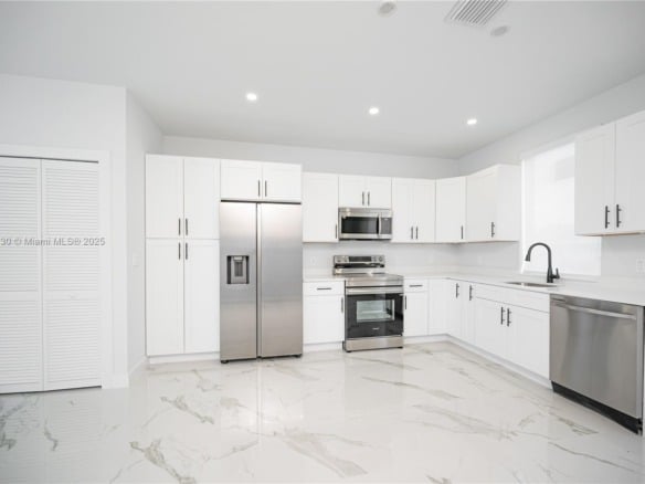 238NW 2nd St # 5, Florida City FL 33034 — #A11877630