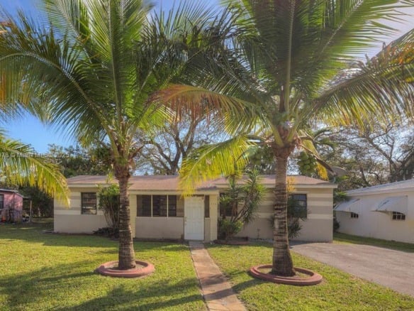 640 NE 137th St # 640, North Miami FL 33161 — #A11877978